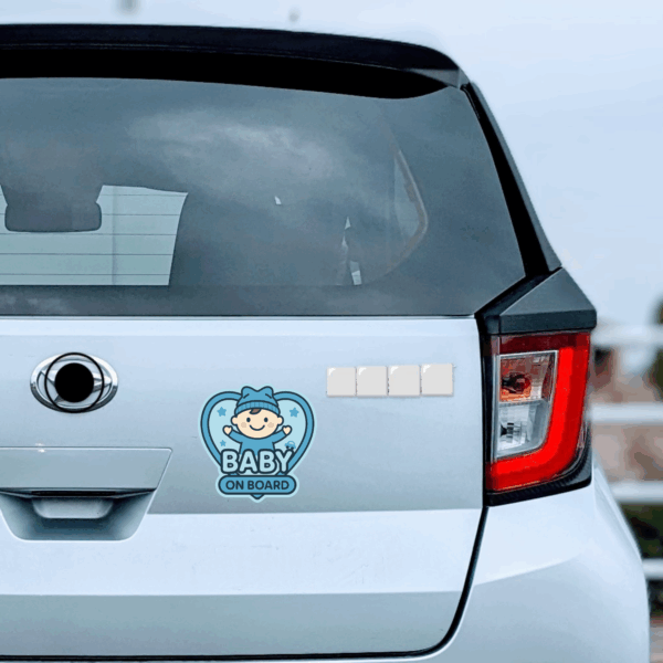 Radiant Sticker BABY ON BOARD マグネットカーサイン｜ベビーインカー｜金属ボディ専用・着脱簡単｜防水・耐候 ｜男の子 - 画像 (4)