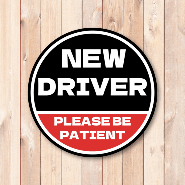NEW DRIVER ステッカー 120×120mm 丸型｜Please Be Patient｜新米ドライバー/若葉サポート/車後方注意｜耐水・耐候ラミネート・屋外用 - ブラック×レッド - 画像 (2)