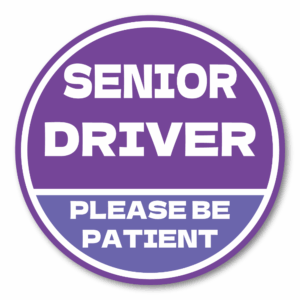 SENIOR DRIVER ステッカー 丸型｜高齢運転者 注意喚起｜PLEASE BE PATIENT｜車用 防水・耐候｜リアガラス/バンパー用 交通安全 - パープル×ラベンダー
