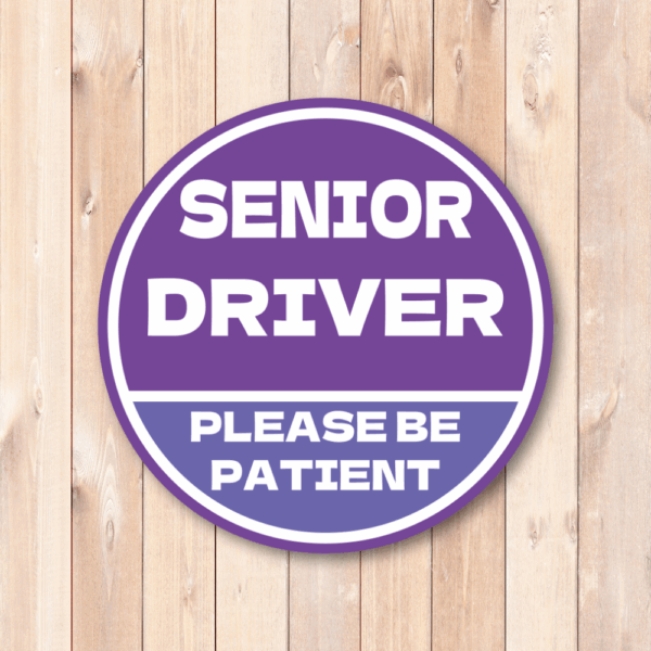 SENIOR DRIVER ステッカー 丸型｜高齢運転者 注意喚起｜PLEASE BE PATIENT｜車用 防水・耐候｜リアガラス/バンパー用 交通安全 - パープル×ラベンダー - 画像 (2)