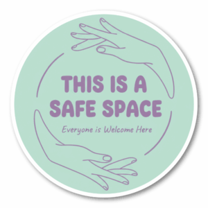 SAFE SPACE ステッカー 100mm 丸形 防水・耐候タイプ 優しさと多様性を尊重するメッセージデザイン 入口・店舗・学校用デカール やさしさの手デザイン（Mint × Purple）