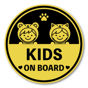 KIDS ON BOARD ステッカー 120mm 丸型 車用サイン かわいい動物フードの子どもイラスト 黒×イエロー 高視認 リアガラス・ボディに